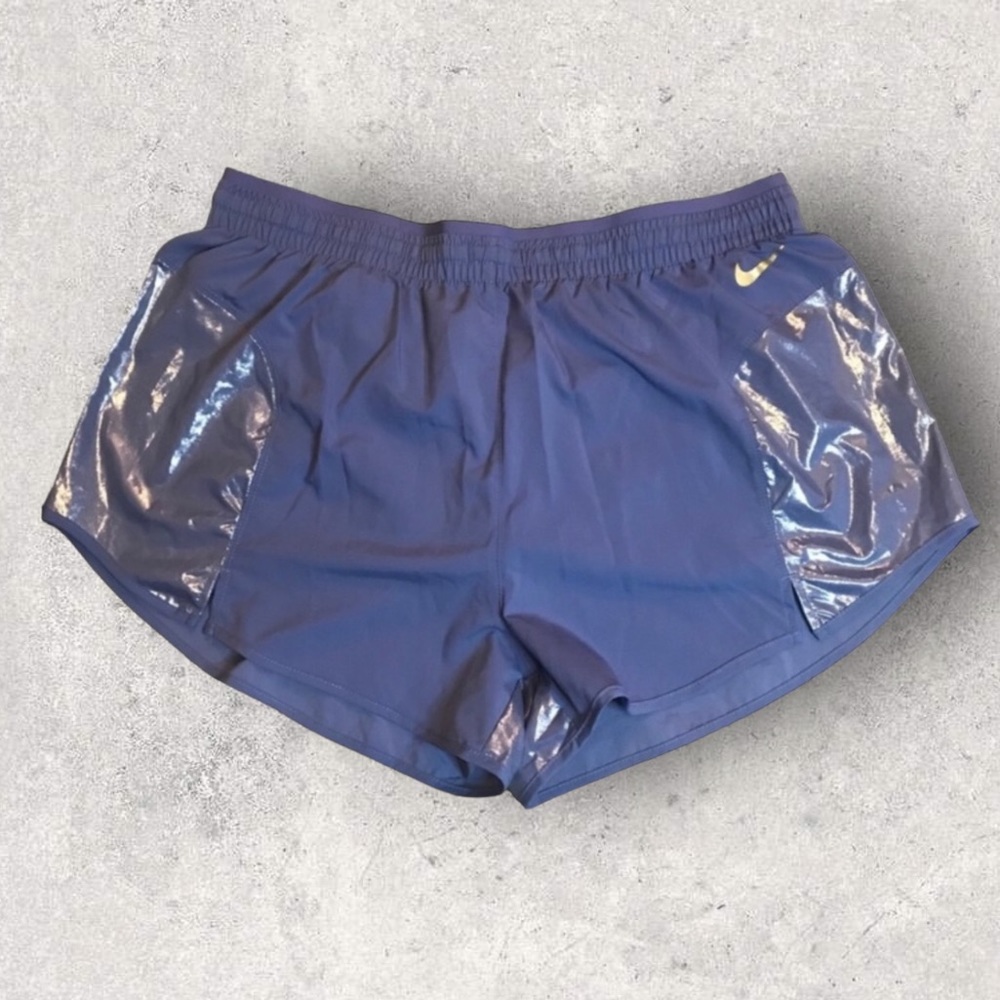Nike Icon Clash Women’s Large Tempo Luxe Shorts